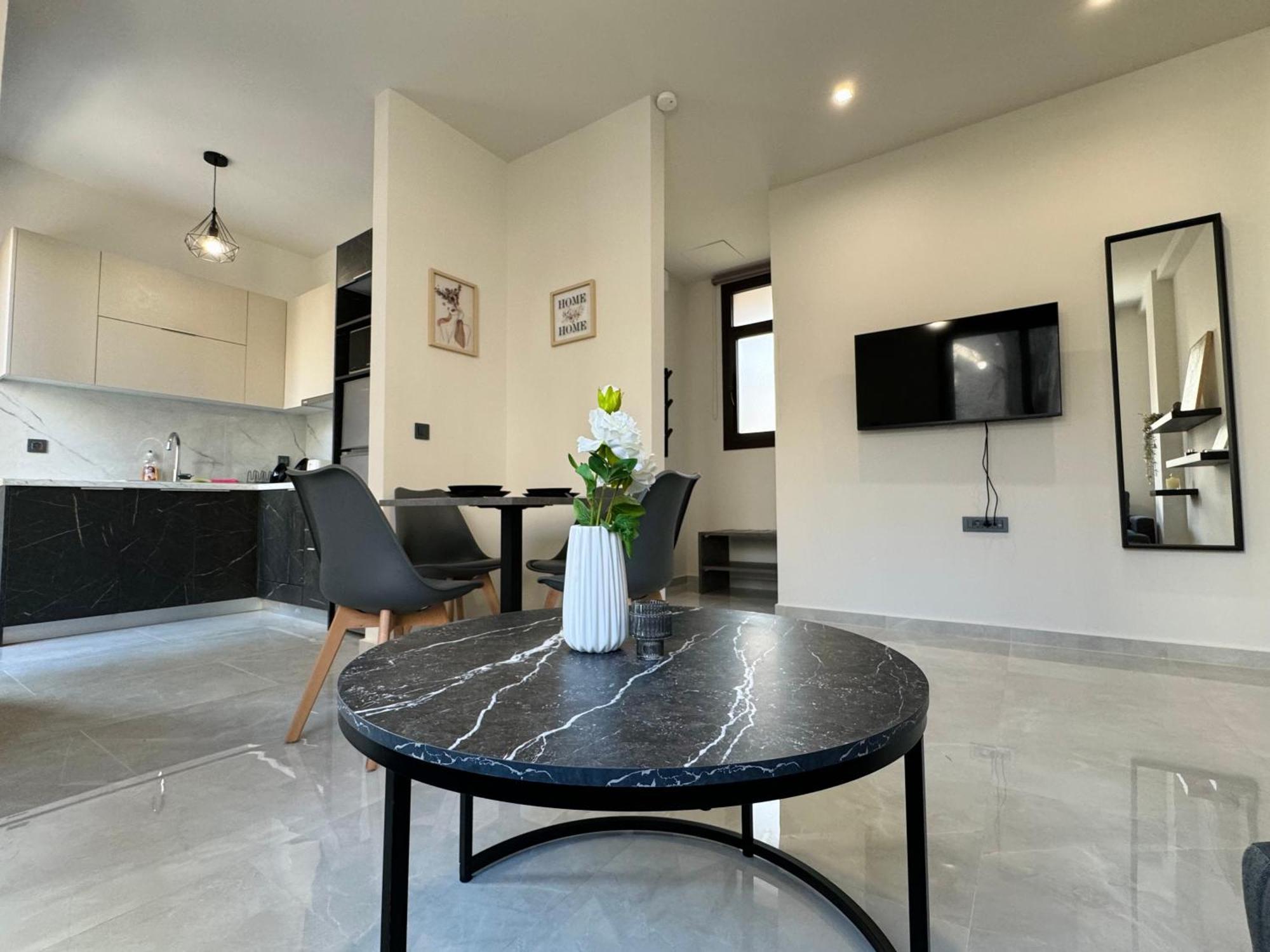 Spacious Apartment Near Monastiraki By Kozy Koala Athen Exterior foto