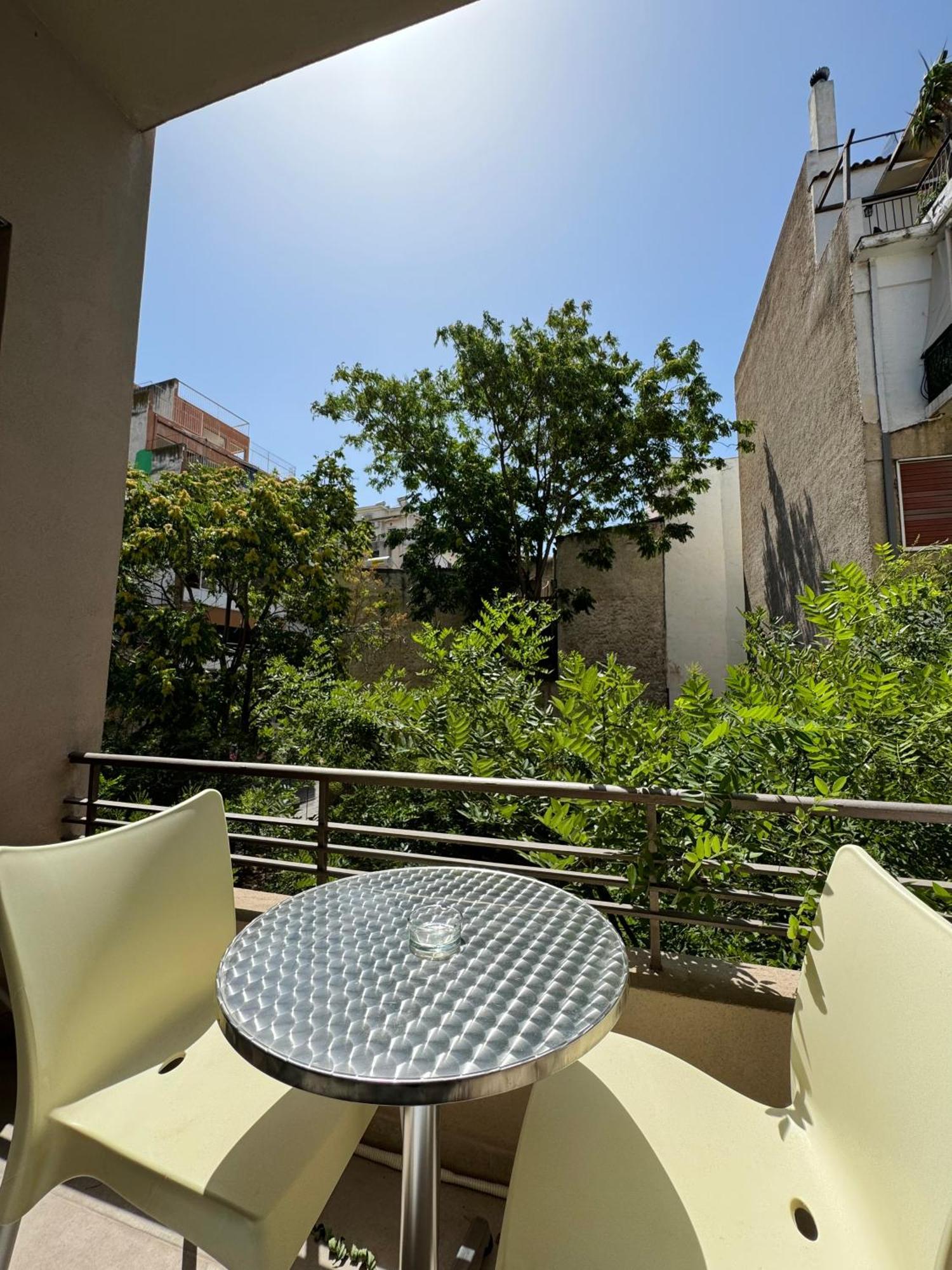 Spacious Apartment Near Monastiraki By Kozy Koala Athen Exterior foto