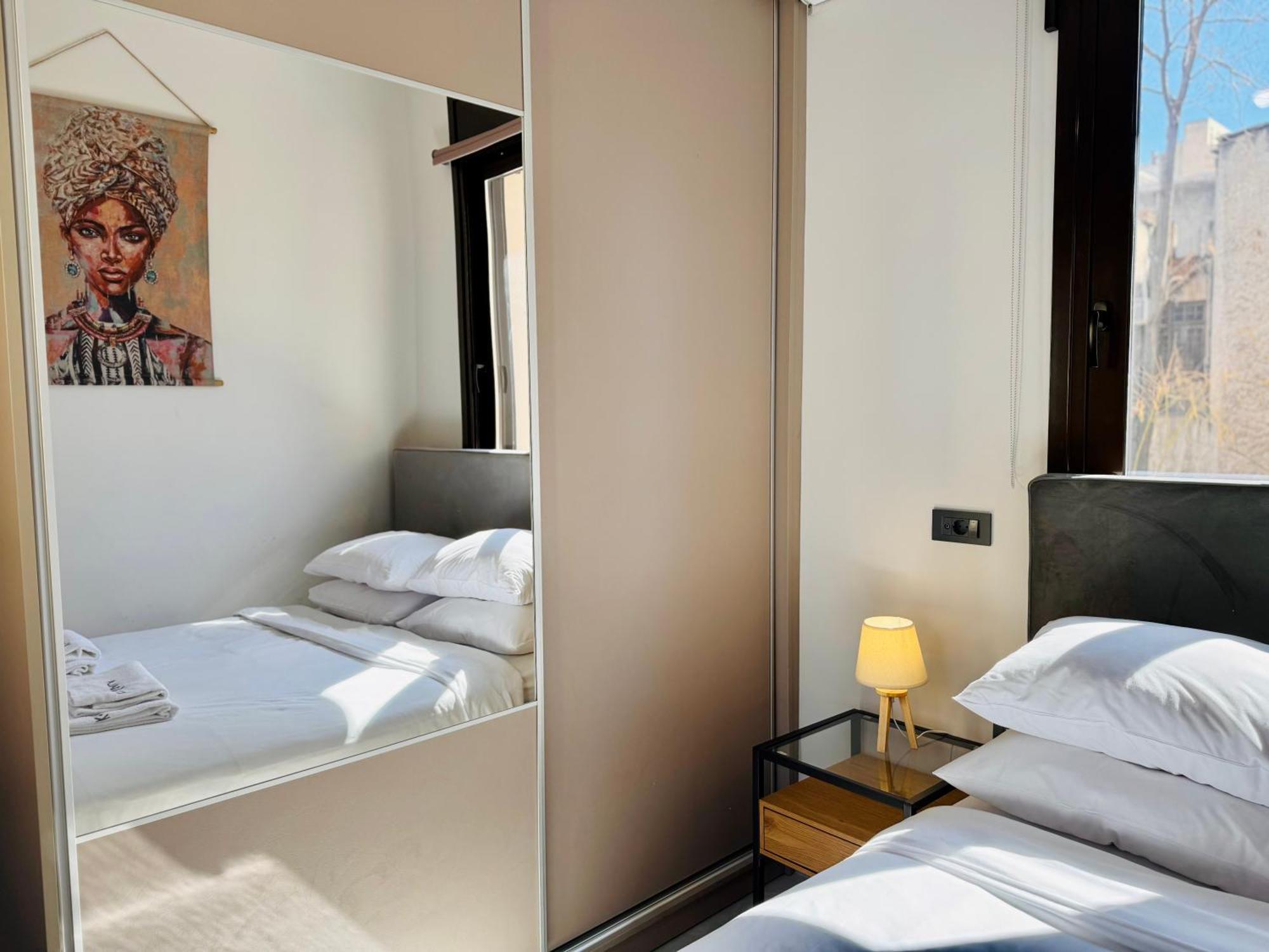 Spacious Apartment Near Monastiraki By Kozy Koala Athen Exterior foto