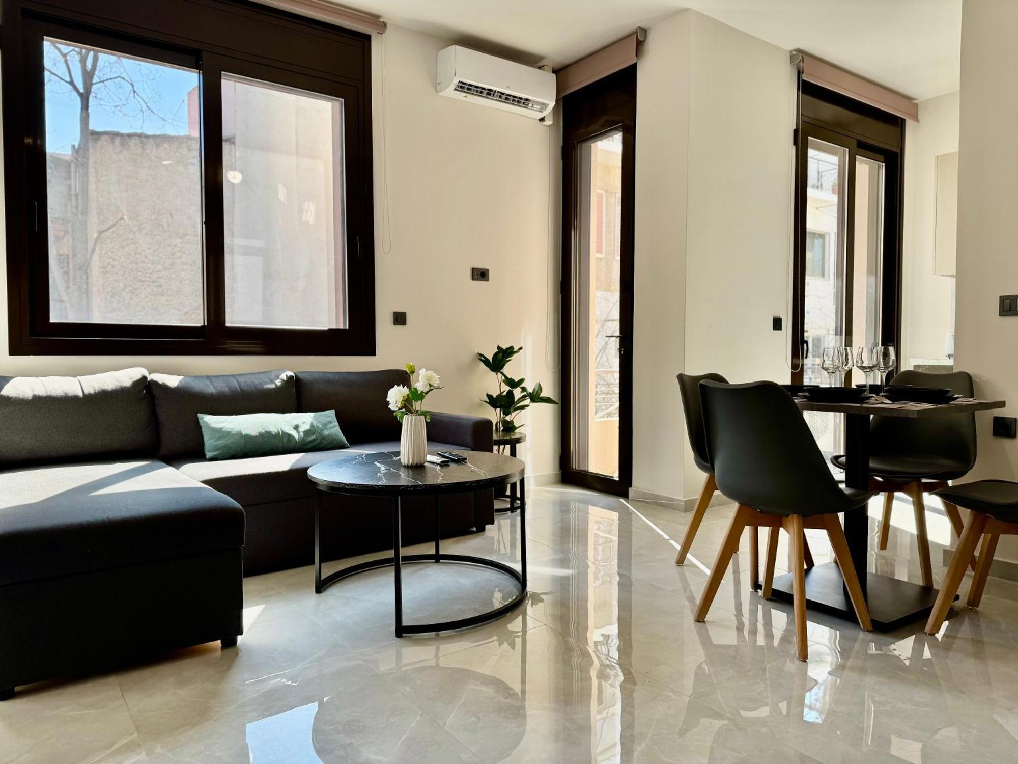 Spacious Apartment Near Monastiraki By Kozy Koala Athen Exterior foto